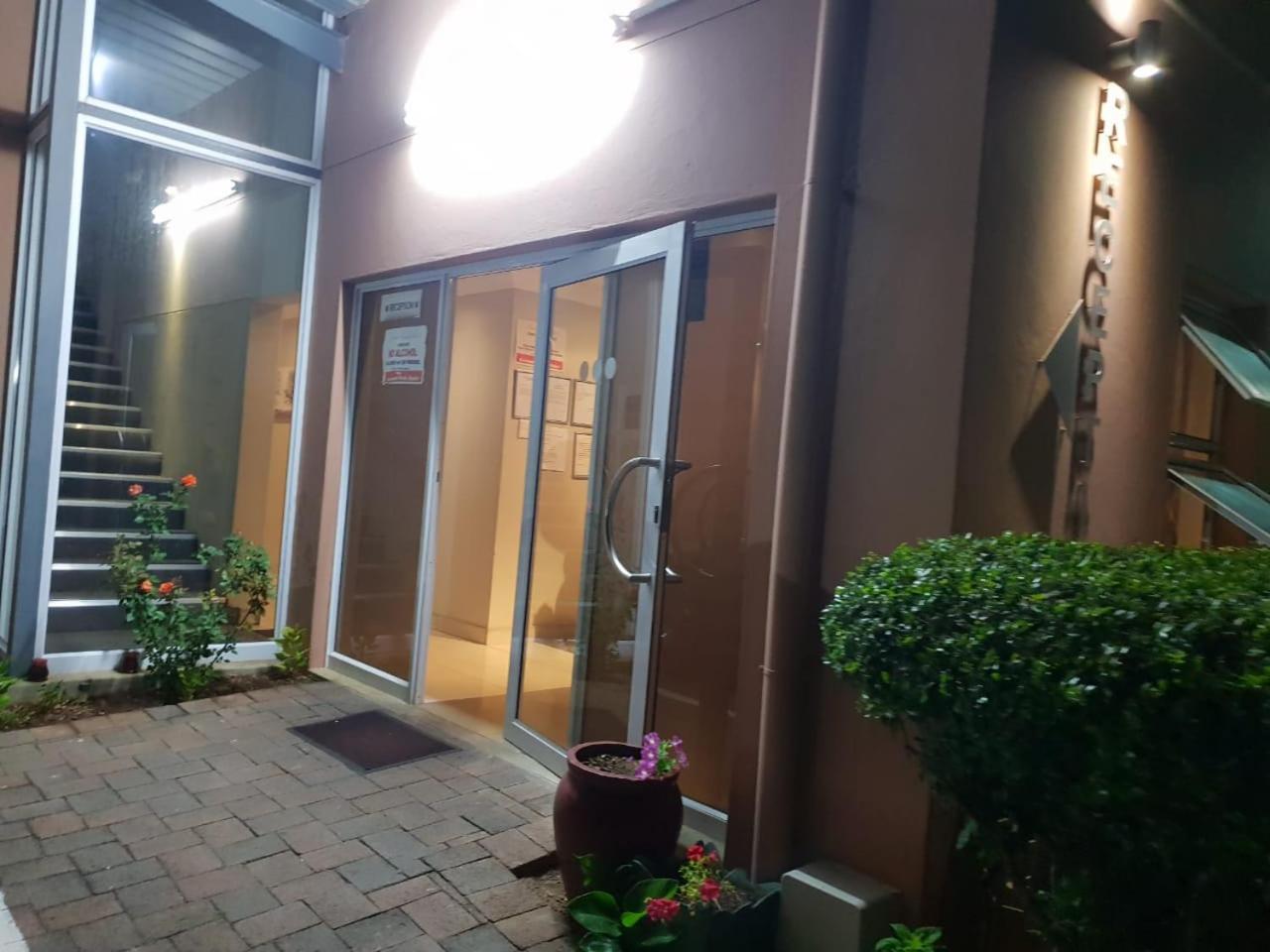 Essenwood Park Hotel Durban Bagian luar foto